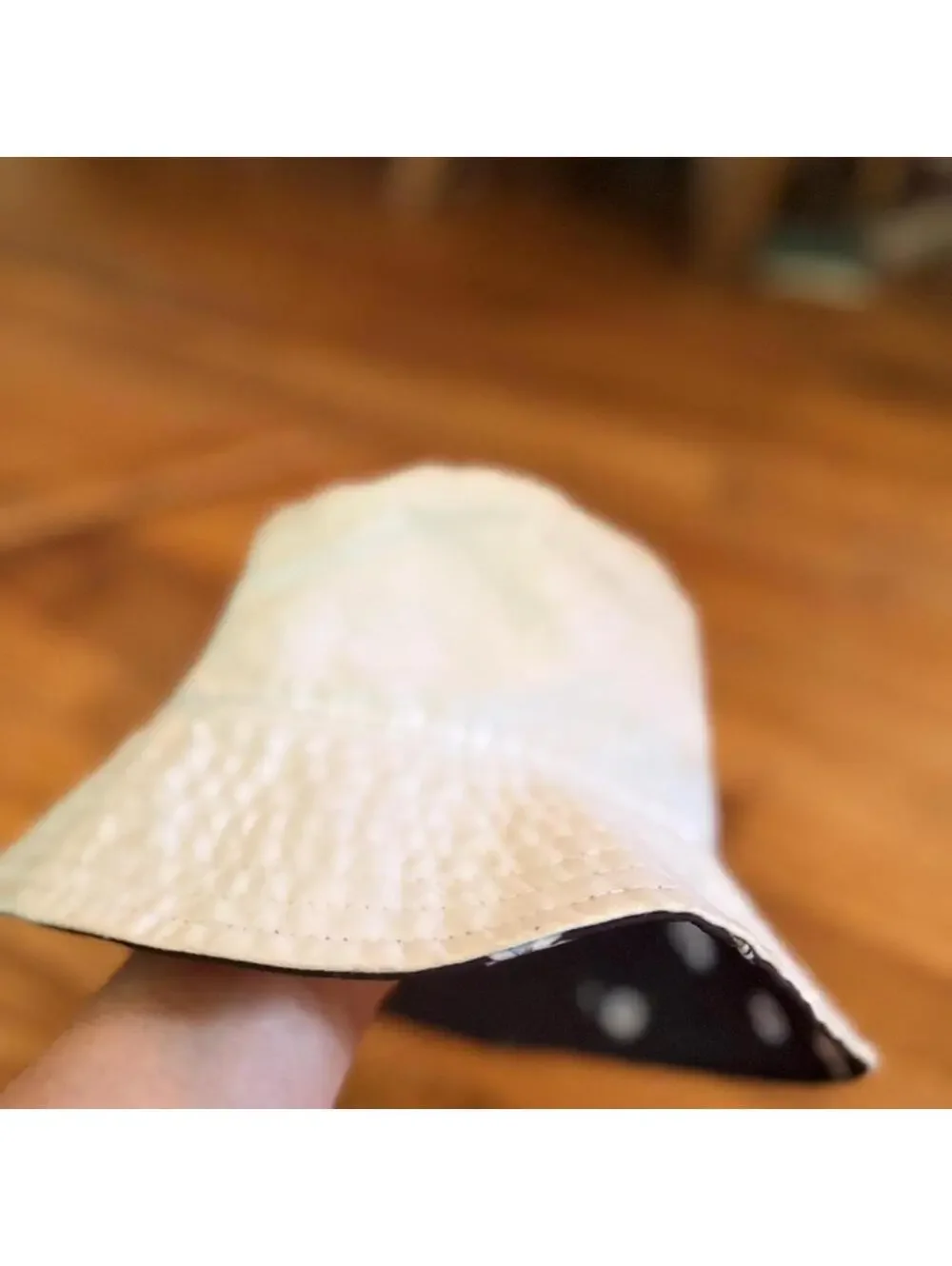 Coachella  Reversible Daisy Bucket Hat NWOT